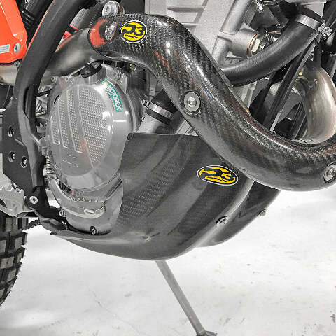 P3 SKID PLATE CARBON FIBER 301096