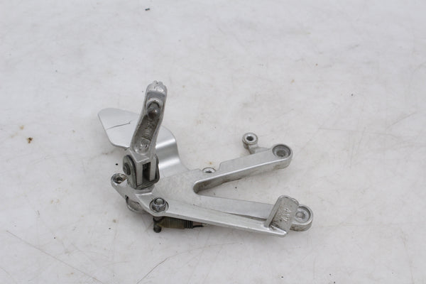 Right Rearset Footpeg Assy Yamaha YZF-R1 98-99 OEM