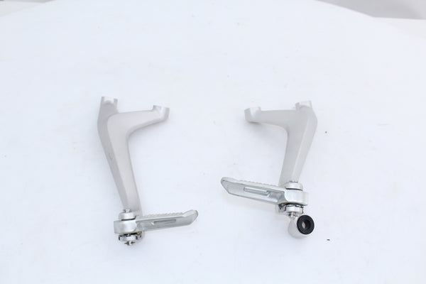 Passenger Footpegs Bracket Set Triumph Speed Triple RS 21-22 OEM